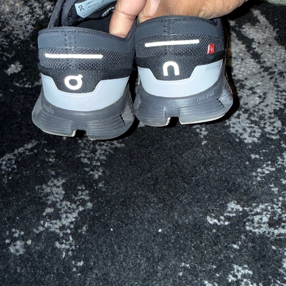 Cloud X Sneakers View 4